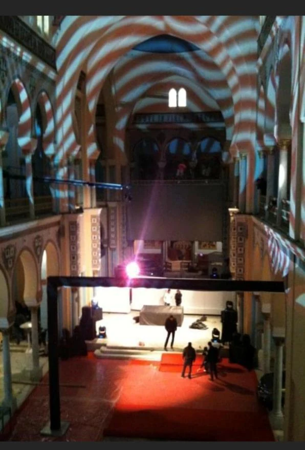 Architecture intérieure et éclairage de l’Acropolium lors du lancement.